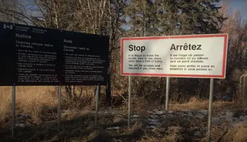 Canada Illegal Border Crossing Sign