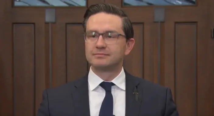Pierre Poilievre Heckled By Liberal Media